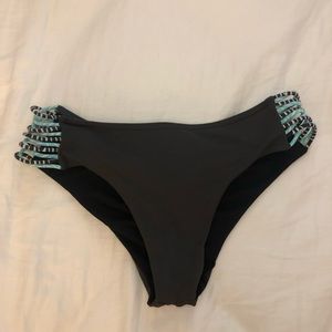 Billabong cheeky bottoms